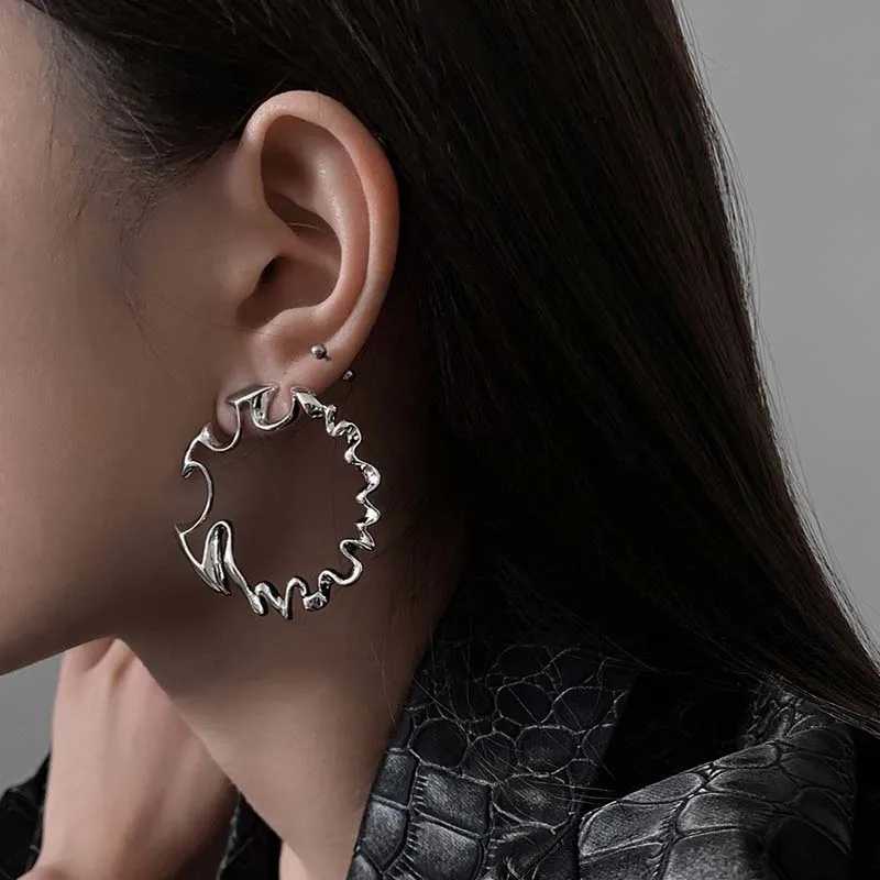 Fashion Metal Irregular Big Circle Hoop Earrings for Women Exaggerated Silver Color Twisted Personality Earrings Jewelry XJ250814