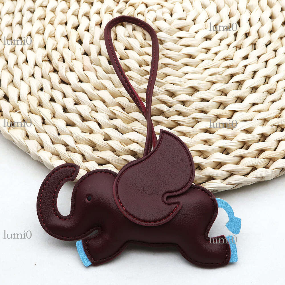 Mascot Dumbo PU Leather Pendant Creative Cute Cartoon Elephant Stuffed Bag Charm Car Keychain