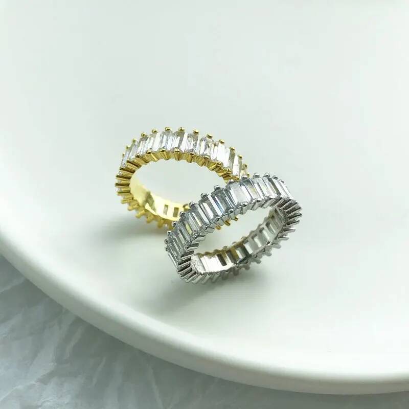 Knobspin 2*4mm D VVS1 Emerald Cut Full Mossanite Ring for Women Man 925 Sterling Sliver Plated 18k Classic Diamond Eternity Band