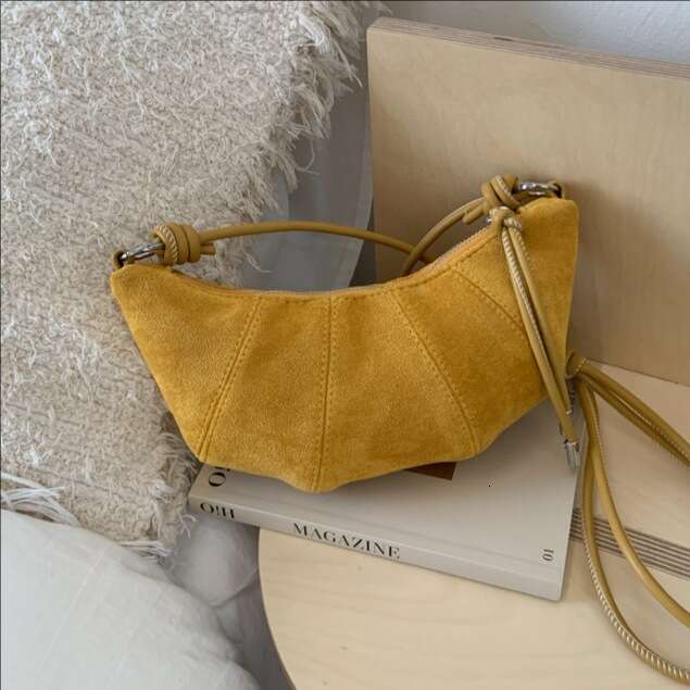Fashion Horn for Women 2025 New French Niche Single Shoulder Versatile Crossbody Trendy Crescent Bag