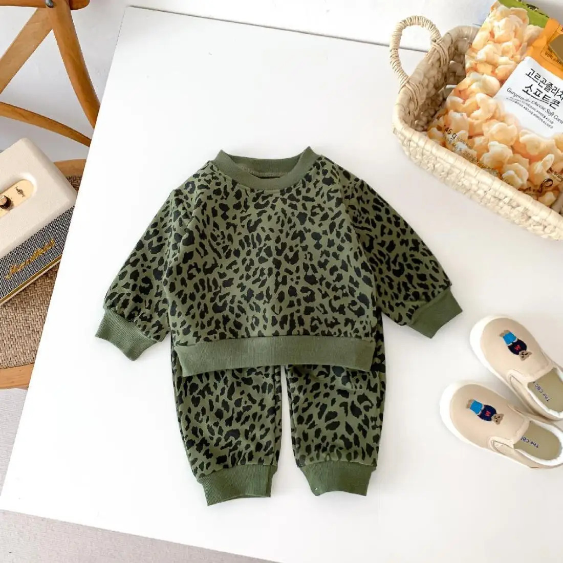 Infant Baby Boys Autumn 2PCS Clothes Set Toddler Boys Leapord Printed Spliced Sweatshirtsports Pants Outfit Kids Boys Suits 250813