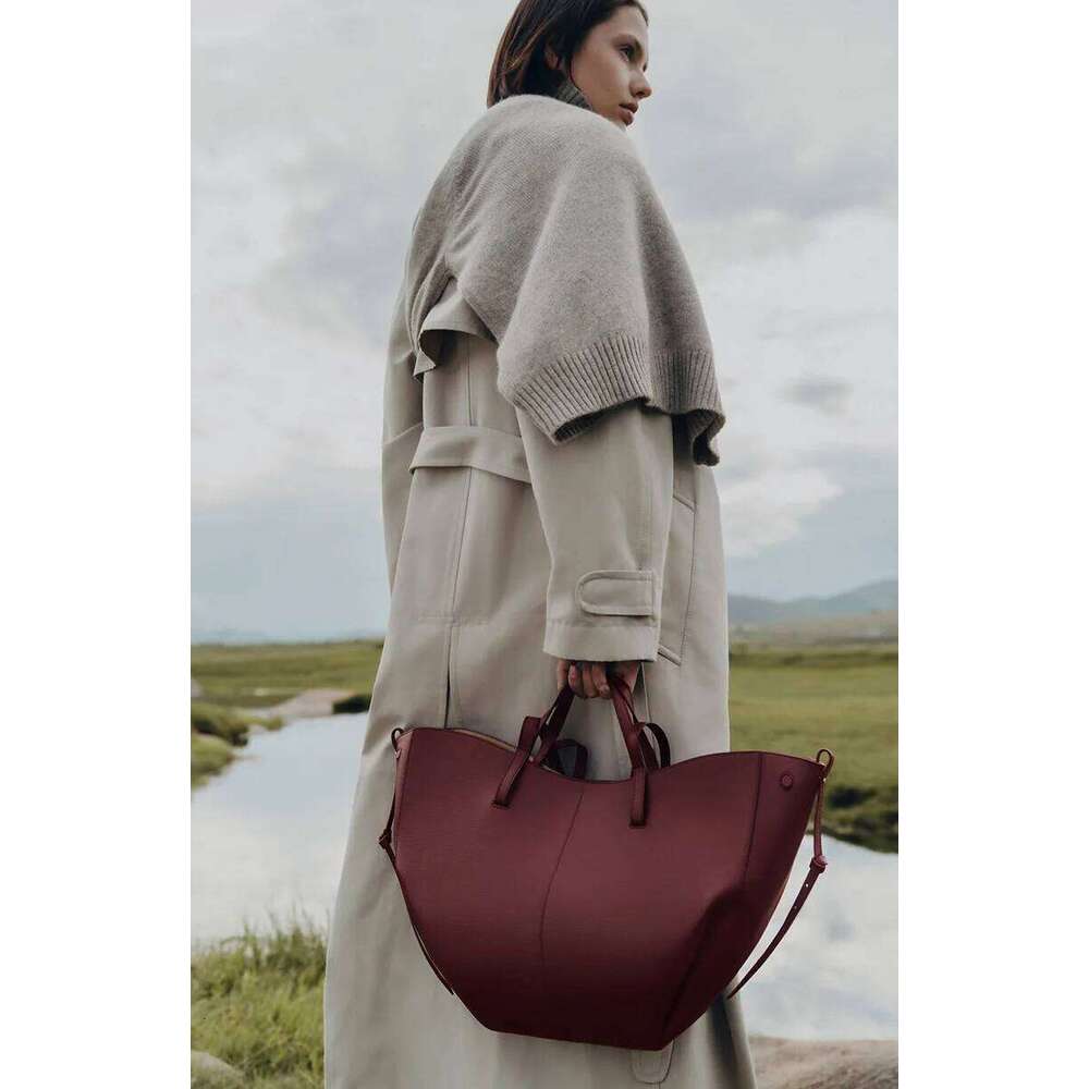 French fashion wing shopping shoulder set with makeup bag included