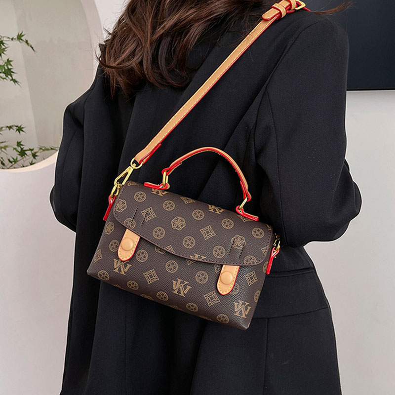Classic printed retro style sling bag Pu leather waterproof women's shoulder bag b2108
