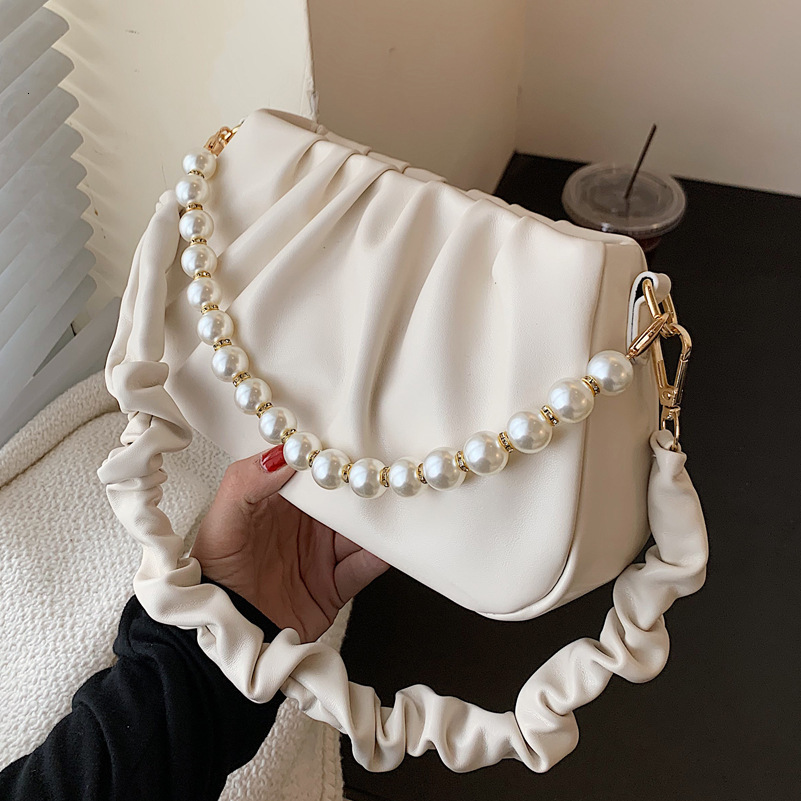 Luxury Brand Designer Bag 2021 New Niche Design Bag For Women, Simple Shoulder Bag With Wrinkled Cloud Design And Pearl Chain Crossbody Bag