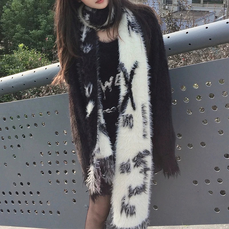 Y2K Women Scarves Japanese Cute Cartoon Black White Autumn Winter Warm Cold Scarf for Girls Outdoors Casual Long Wrap 250813