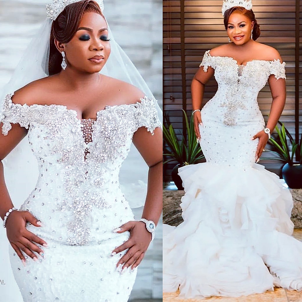 2025 Aso Ebi Plus Size Ivory Mermaid Wedding Dress Sequined Crystals Beaded Organza Tiers Sparkly Bridal Gowns Dresses ZJ0618