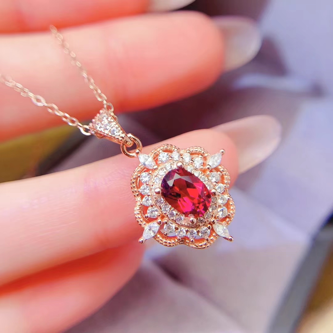 Real Luxury 925 silver garnet pendant 5mm*7mm 0.7ct natural garnet necklace pendant with 18K yellow gold plating
