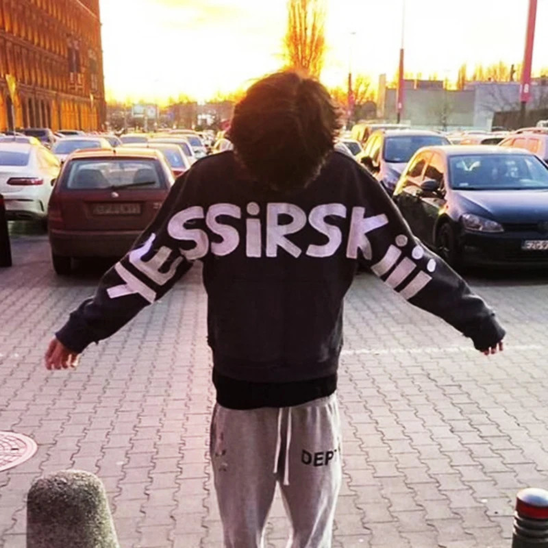 Mens American Retro Loose Fit Long Sleeve Pullover Hoodie Casual Letter Sticker Print Fabric Sweatshirt 250813