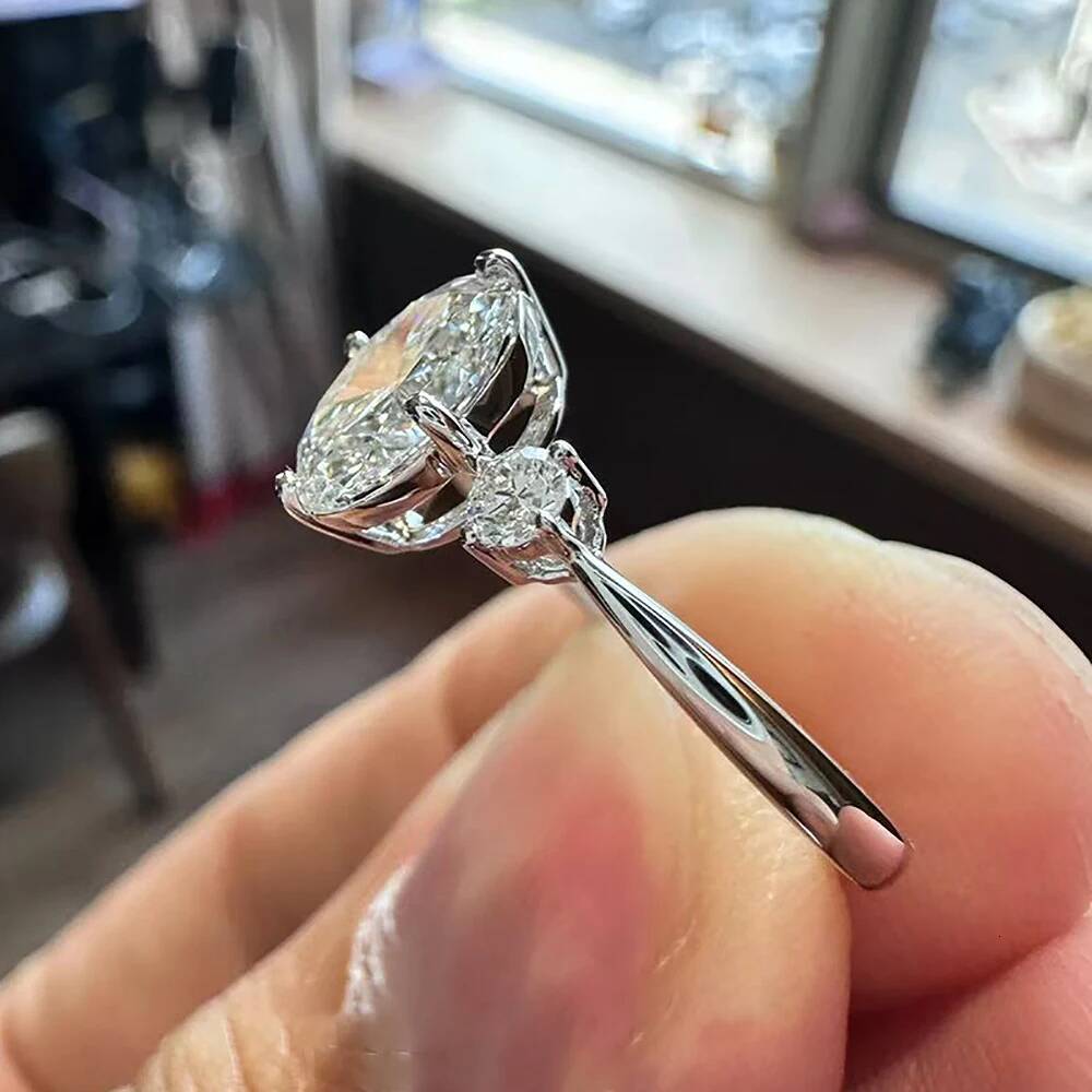 2Carat Oval Cut Full Moissanite Engagement Rings with Certificate 925 Sterling Silver Diamond Wedding Band for Women Fine Jewelr