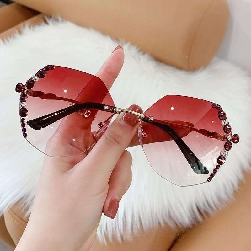 New women in South Korea, trendy frameless crystal cut edge for women, UV resistant dia studded sunglasses