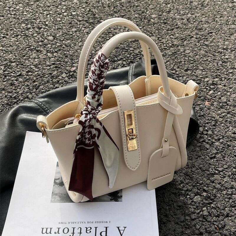 2024 New Popular Bags This Year, Women's Stylish Versatile Hand-held Crossbody Bag, Korean Version, Niche Bucket Bag