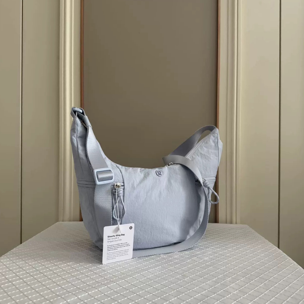 2025 new women's crossbody bag designer armpit bag