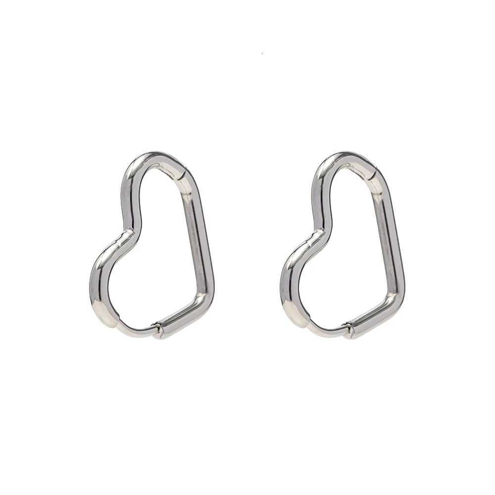 18k Gold Plated Stainless Steel Simple Heart Design Dainty Hoop Earrings Non Tarnish For Women XJ250814