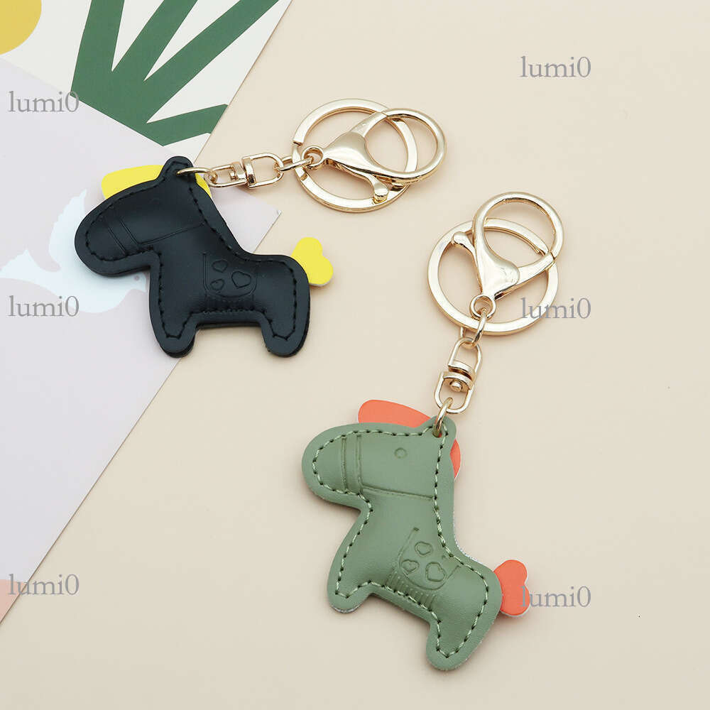 Cute Heart Keychain Pendant for Men and Women, Exquisite Leather Pony Bag Charm, Couple Adorable Pet