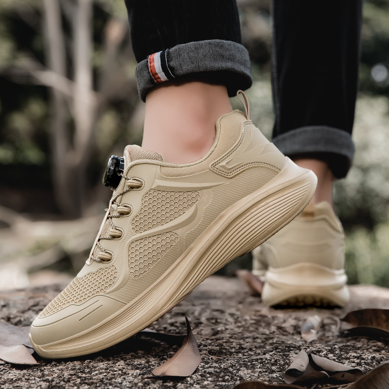 Stylish Work Boots Combining Lighess and Durability: Perfect for Active Outdoors