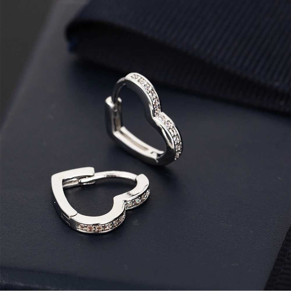 Fashion New Luxury Silver Color Hoop Earrings for Women Charm Simple Heart Zircon Earrings Wedding Jewelry Gift Accessories XJ250814