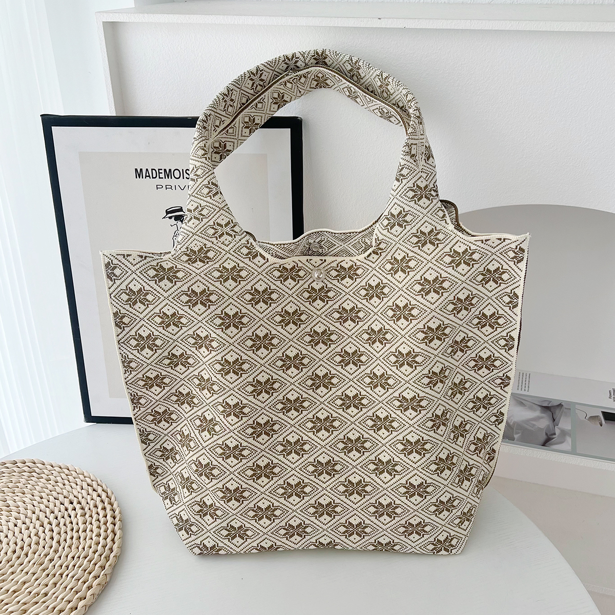 Luxury bag designer bag Niche Design Fashion Trend Large Capacity Tote Bag for Women Spring Summer New Versatile Commuting Handbag