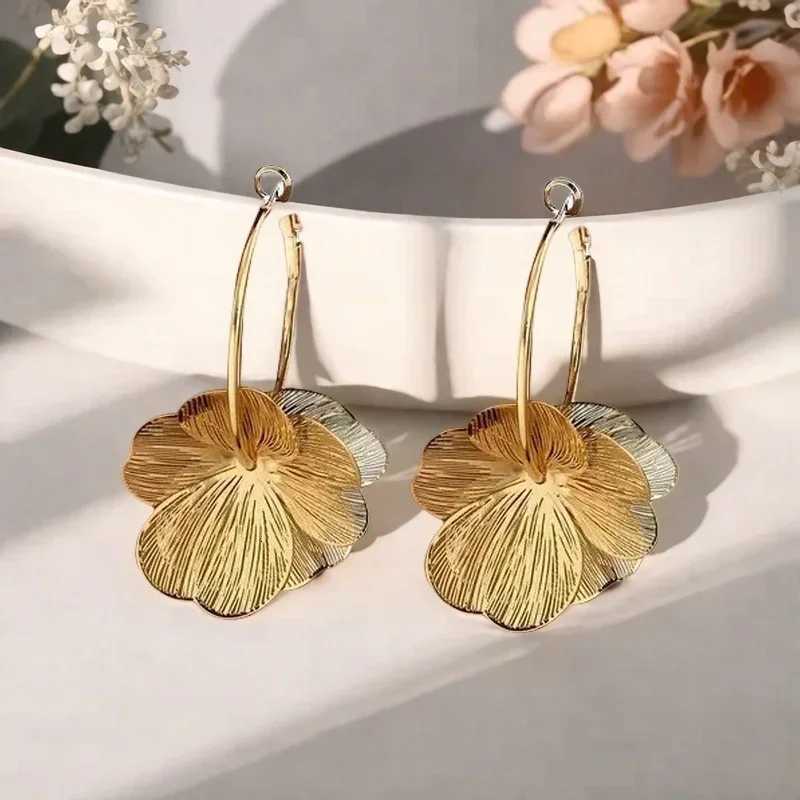 Stainless Steel Golden Double-Layer Hollow Flower Hoop Earrings for Women Vintage Flower Earrings for Daily Wear Jewelry Gifts XJ250814