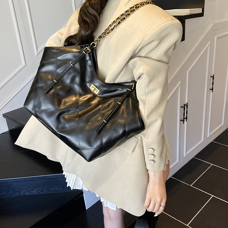 2025 New Minimalist Style Shopping Bag Women's Designer Handbag, Fashionable Multifunctional Shoulder Bag Armpit Bag High-end Dinner Bag Wallet