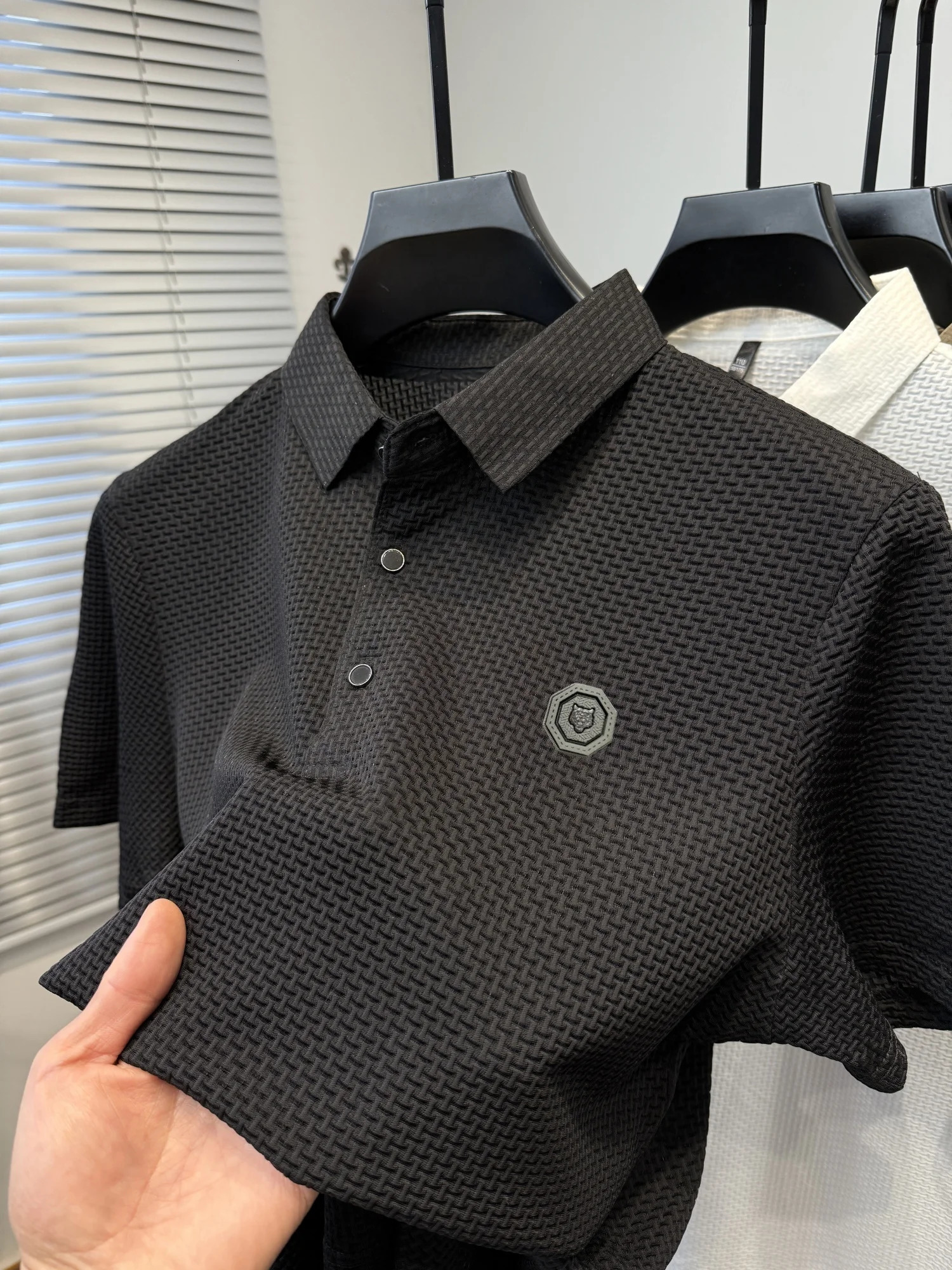2025 high-end short sleeve mens polo shirt summer fashion domineering tiger badge boutique ice silk top casual T-shirt 250813