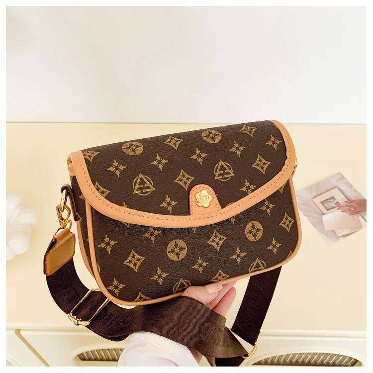 Designer Luxury Designer Luxury Old Flower Women S Temperament Fashion Oblique Span Korean Version Cross Border Wide Shoulder Strap Small Square Bag