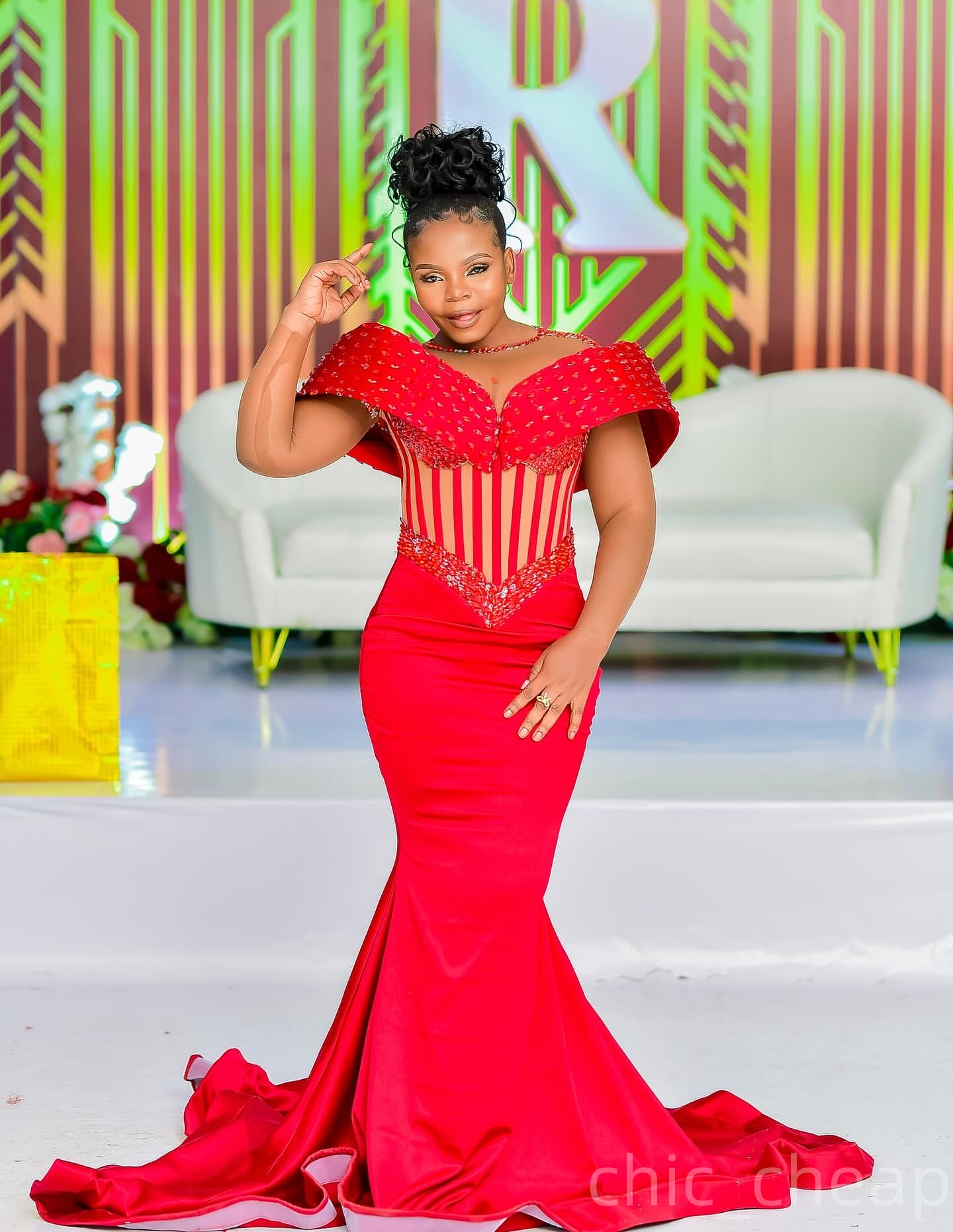 Mermaid Red Prom Dresses 2025 Crystals Beaded Sheer Neck Satin Evening Formal Party Second Birthday Engagement Gowns Plus Size Dress For Special Occas