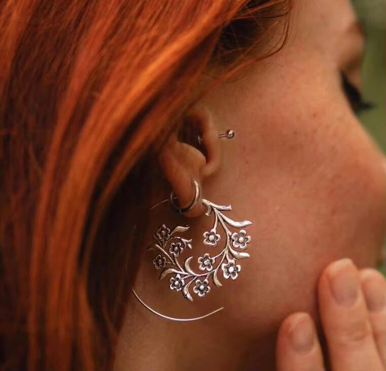 Floral Spiral Hoop and Fashionable Earrings for Daily Party Wear Quality