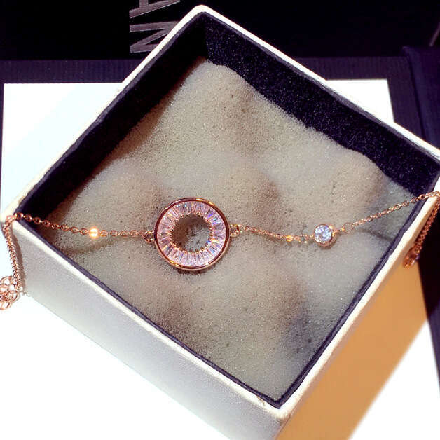 New Fashion Korean and Japanese Style Hollow Zircon Inlaid Circle Bracelet Elegant Women's Jewelry S00308