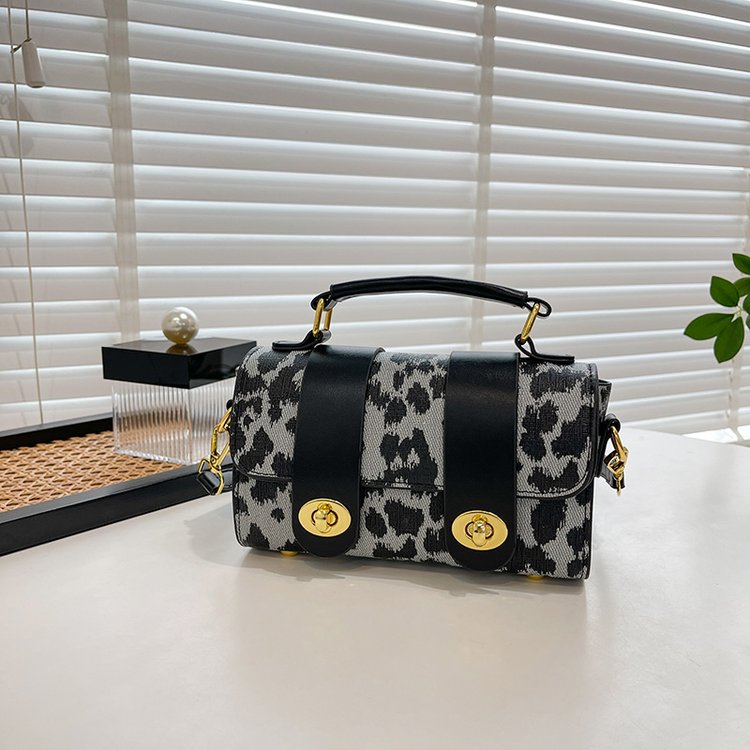 trendy shoulder crossbody purse perfect accessory for your outfit