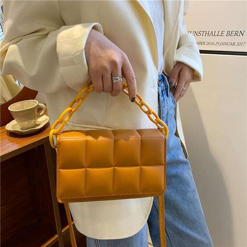 Niche Design High-end Chain Bag Foreign Style One-shoulder Small square 2023 new popular chain Messenger bag