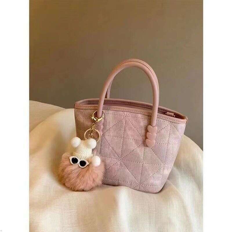 This year's popular sweet and simple vegetable basket 2024 new high-end fashion versatile hand-held shoulder crossbody