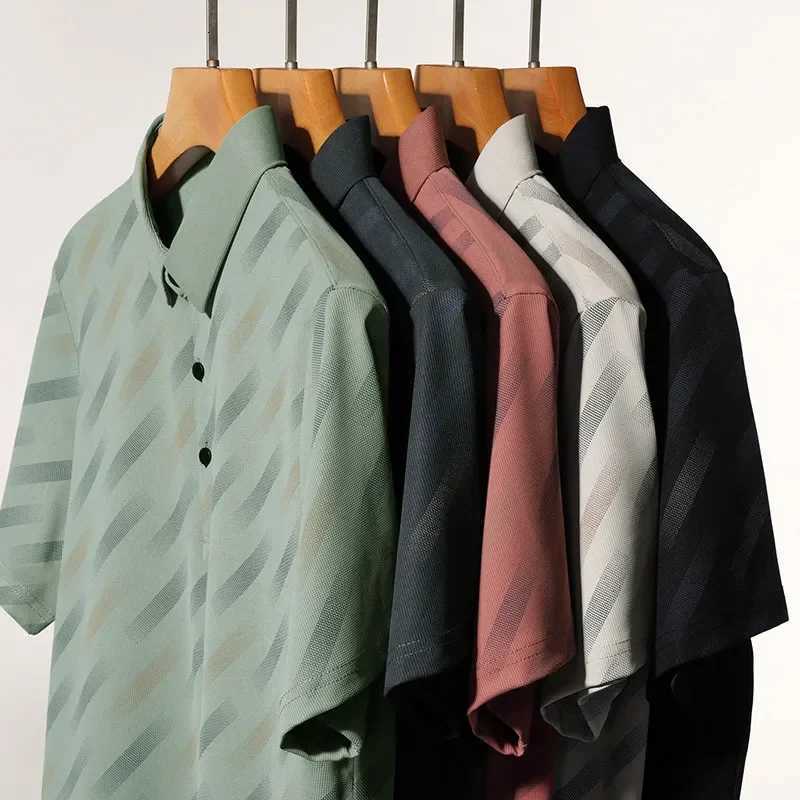 2025 New Mens Business Casual Short Sleeved Printed Polo Shirt Fashionable Breathable Comfortable and Versatile Top XJ250804