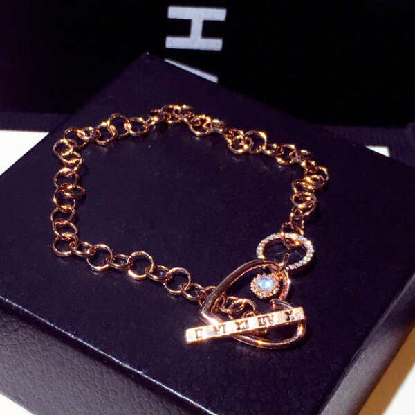 New Fashion Korean and Japanese Style Trendy Super Shiny Zircon Heart Pendant Bracelet Jewelry for Women S00326