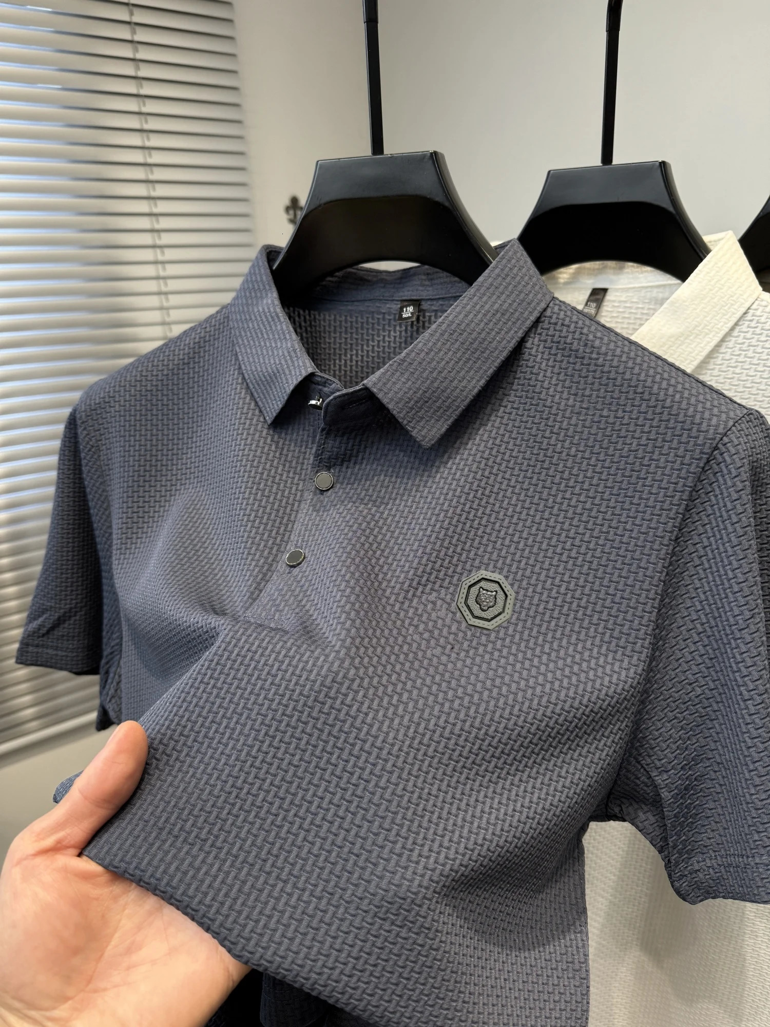 2025 high-end short sleeve mens polo shirt summer fashion domineering tiger badge boutique ice silk top casual T-shirt 250813