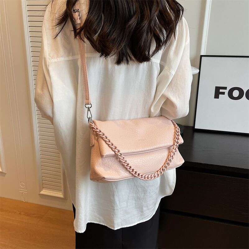 Minority Simple And High-end Chain Handbag Bag Women's New 2023 Summer fashion Messenger small square bag