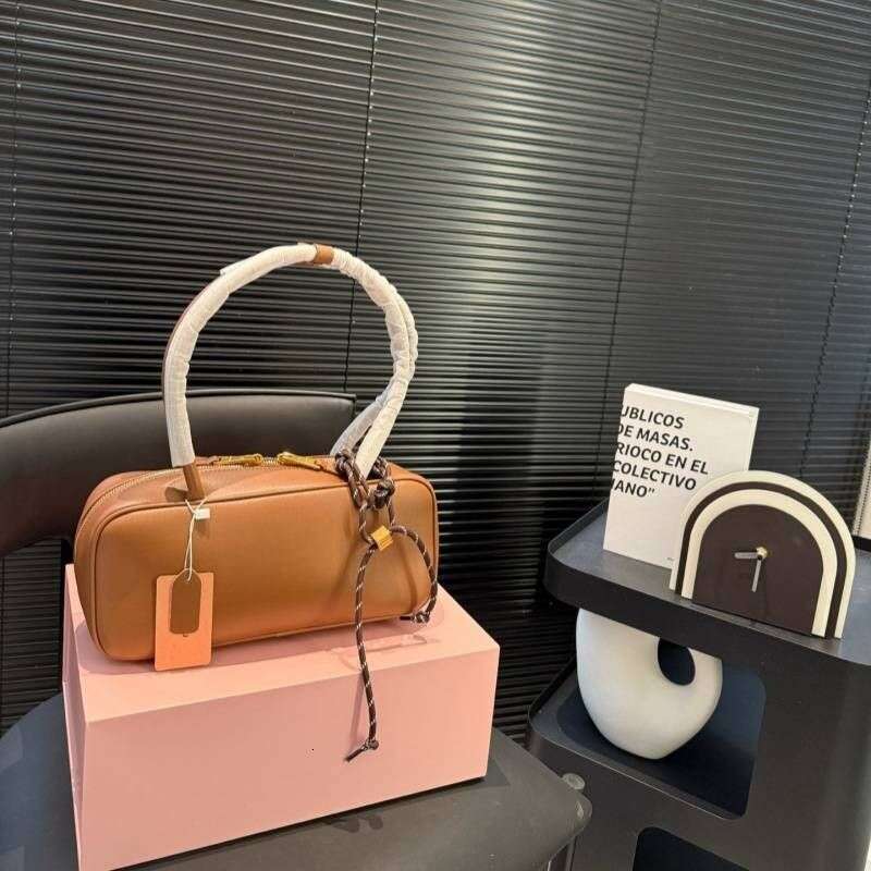 2025 New Trendy Fashion Simple And Gorgeous High Quality Large Capacity Women's Versatile Bowling Handbag Bilingual Notes