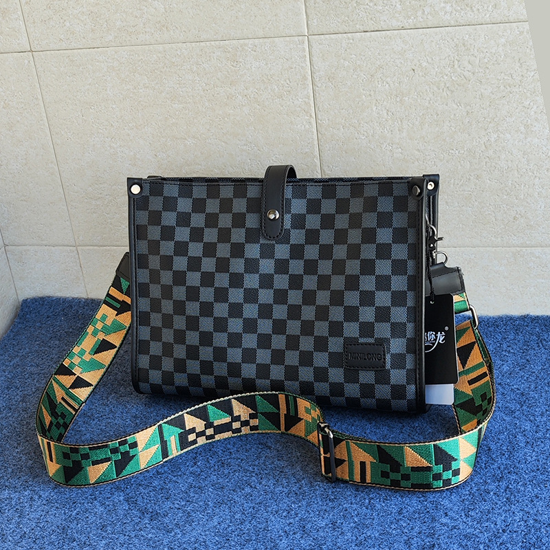 Luxury Brand Designer Bag Trendy Men's Bag Retro Student Backpack Trendy Single Shoulder Crossbody Bag Ipad Men's Bag Business Casual Leathe