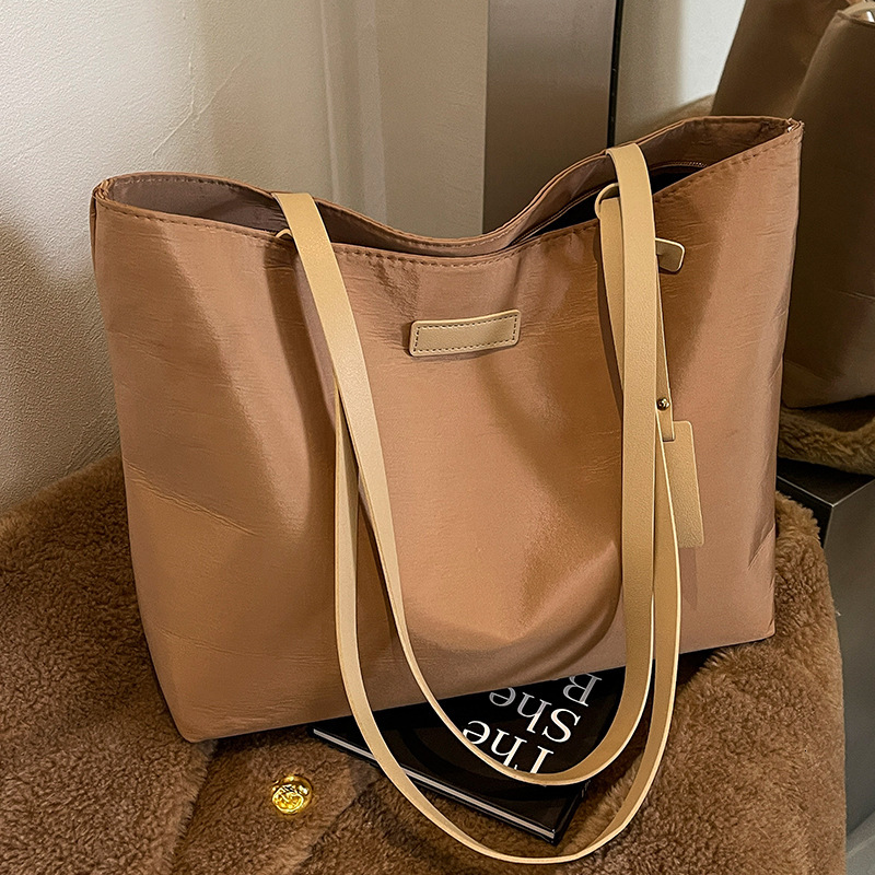 Designer Pack Foreign Trade Women's Luxury Bag Bag New Nylon Casual Bag Large Capacity Office Class Commute Tote Bag Korean Version Simple Should