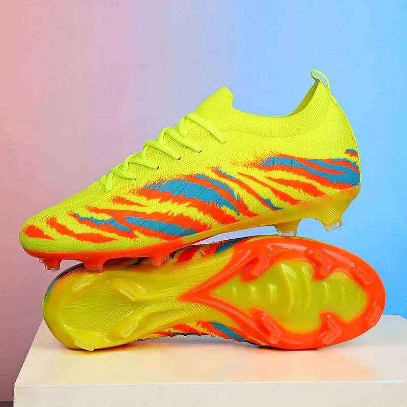 New Men Soccer Shoes Sport Outdoor Adult Football Boots Match Unisex Cleats Ultralight Non-Slip Comfortable Grass High-quality