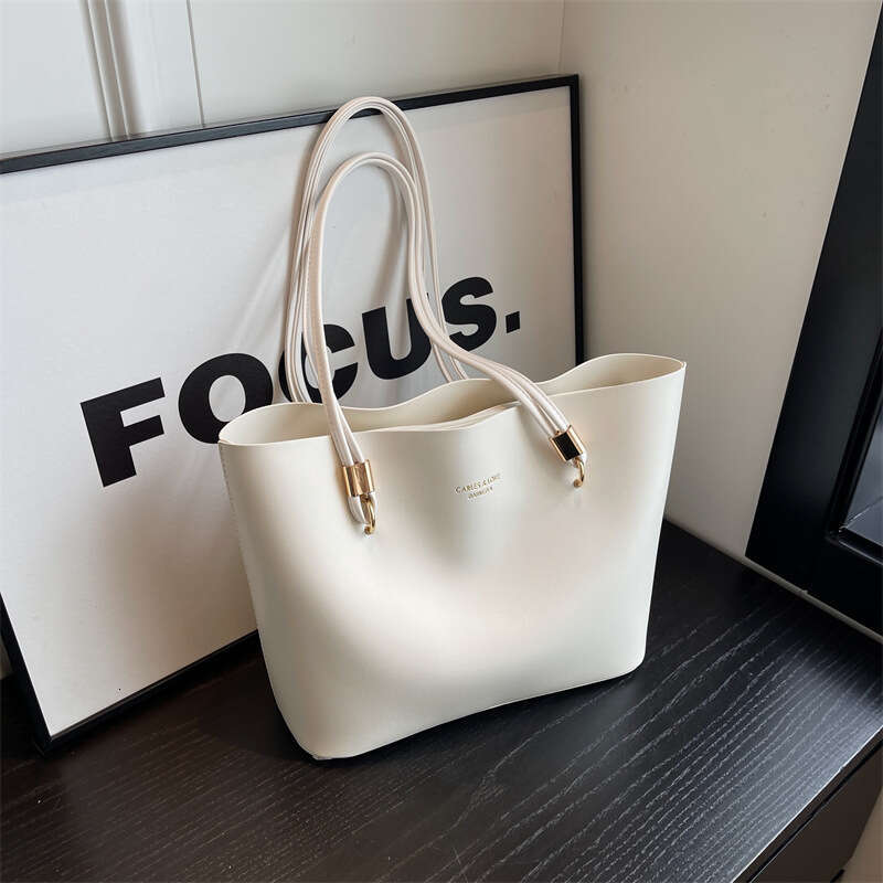 Internet Celebrity Trendy Commuter Crossbody Niche Handbag Single Shoulder Large Capacity Soft Leather Tote Bag