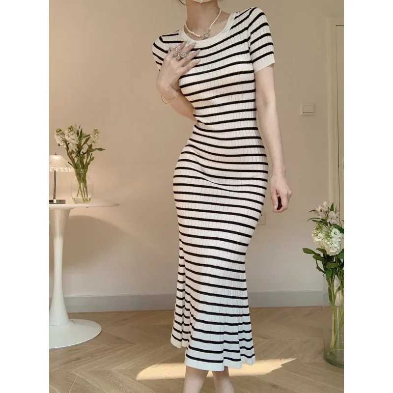 2025 Summer Knitted Long Dress Slim Fit Short Sleeve Striped Base Layer Dress Fashionable Unique Style Bodycon Dress Knee Length XJ250814
