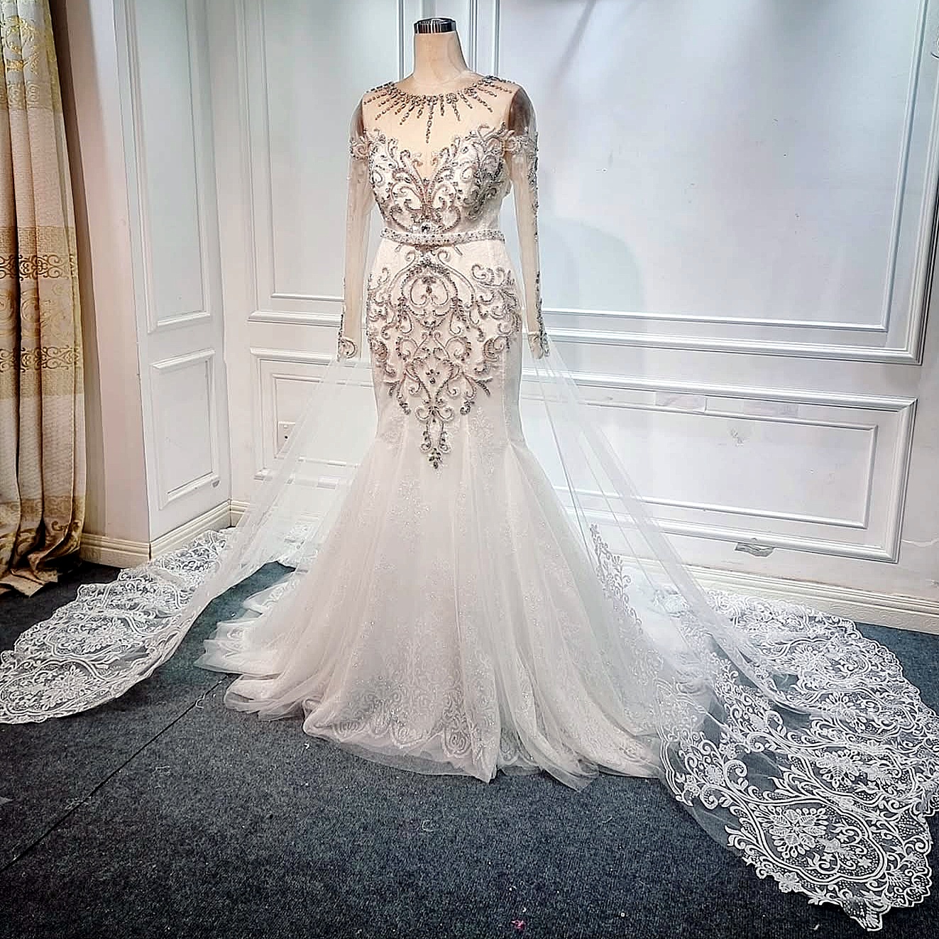 2025 Aso Ebi Plus Size Ivory Mermaid Wedding Dress Beaded Crystals Lace Tulle Detachable Train Vintage Bridal Gowns Dresses ZJ0611