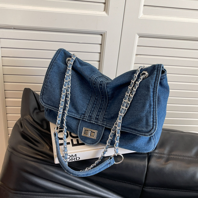 2025 New Retro Chain Shoulder Bag Designer Commuter Large Capacity Handbag