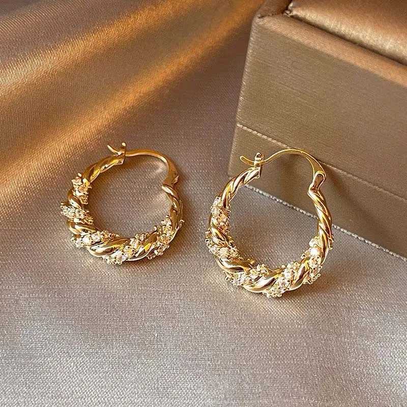 Luxury Shiny Zircon Twisted Hoop Earrings for Women Fashion Gold Color U Shed Geometric Earrings Ear Accessories Party Jewelry XJ250814