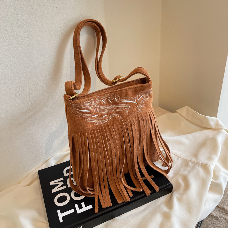 2025 new designer matte tassel bucket bag women's bag fashion crossbody bag