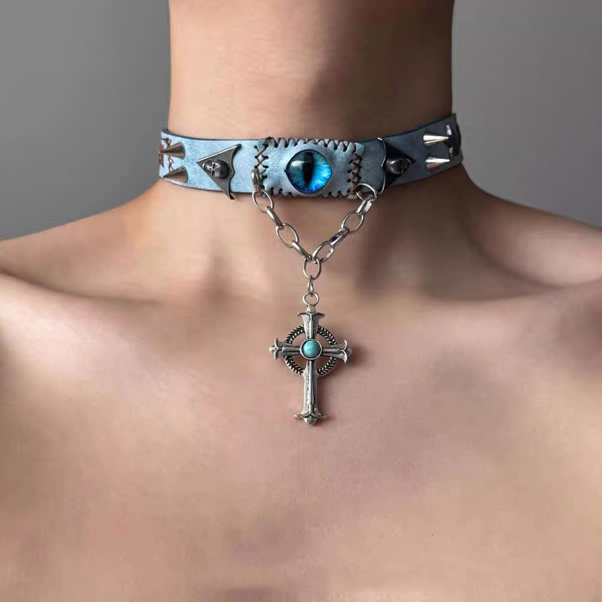 Gothic Style Demon Eye Choker Necklace for Women, Exaggerated Necklace, Halloween Accessories, Niche High-End Clavicle Chain