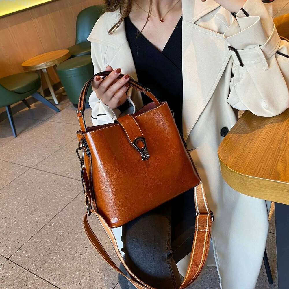 Real Oil Wax Leather Women's Bucket Casual And Simple Handbag Large Capacity Ladies Cowhide Fashionable Crossbody Tote Bag