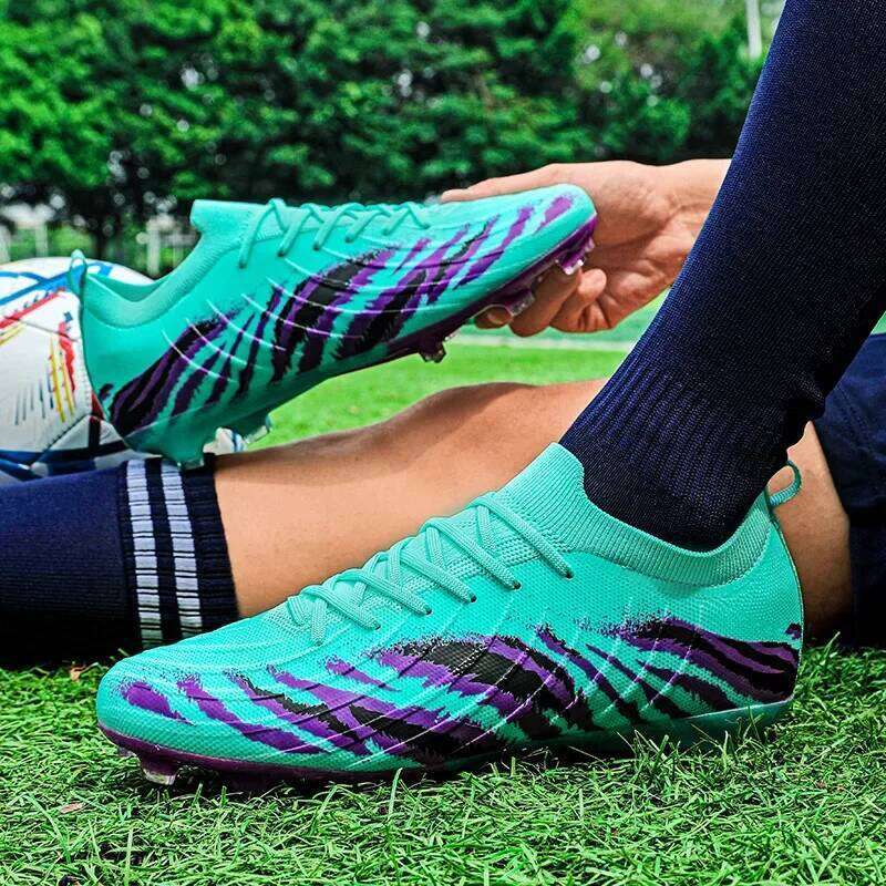 New Men Soccer Shoes Sport Outdoor Adult Football Boots Match Unisex Cleats Ultralight Non-Slip Comfortable Grass High-quality
