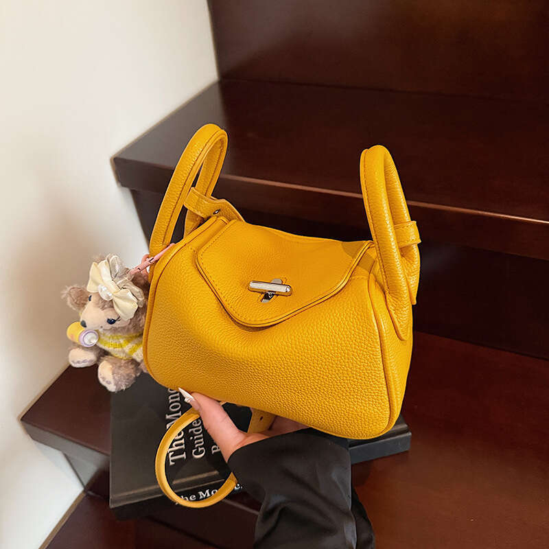 Niche Capsule Korean Pillow 2025 New Casual Lock Doctor Shoulder Crossbody Bag for Women Large Capacity