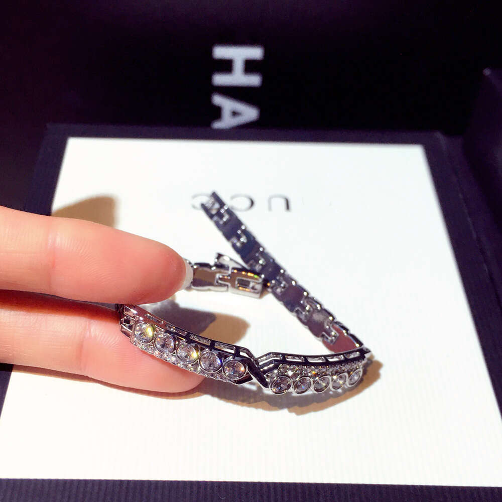 New Fashion Korean and Japanese Style Trendy Super Shiny Zircon Inlaid Geometric Elegant Versatile Bracelet Jewelry for Women S00331